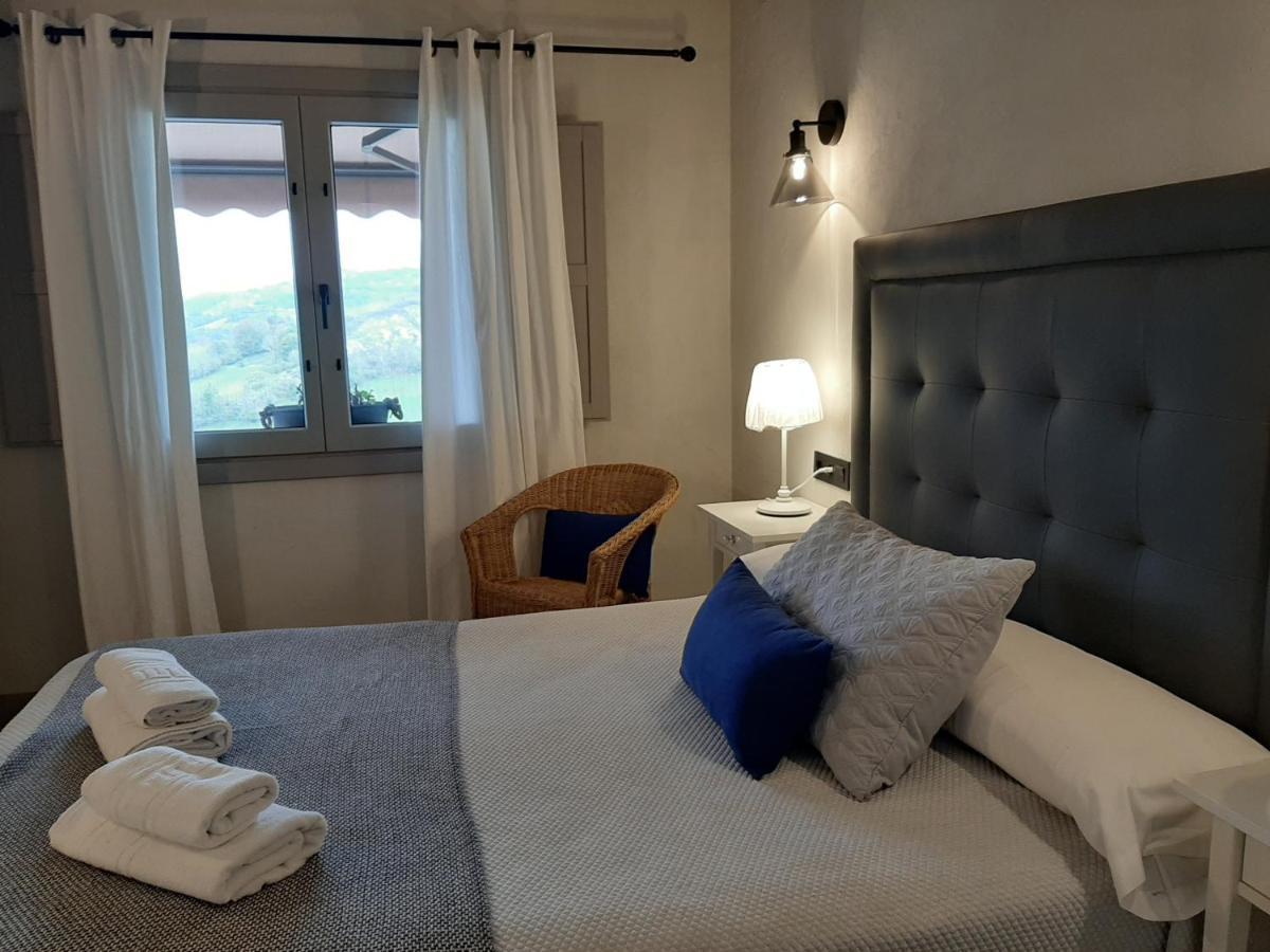 Apartamentos El Llanin Cangas de Onís Exterior foto