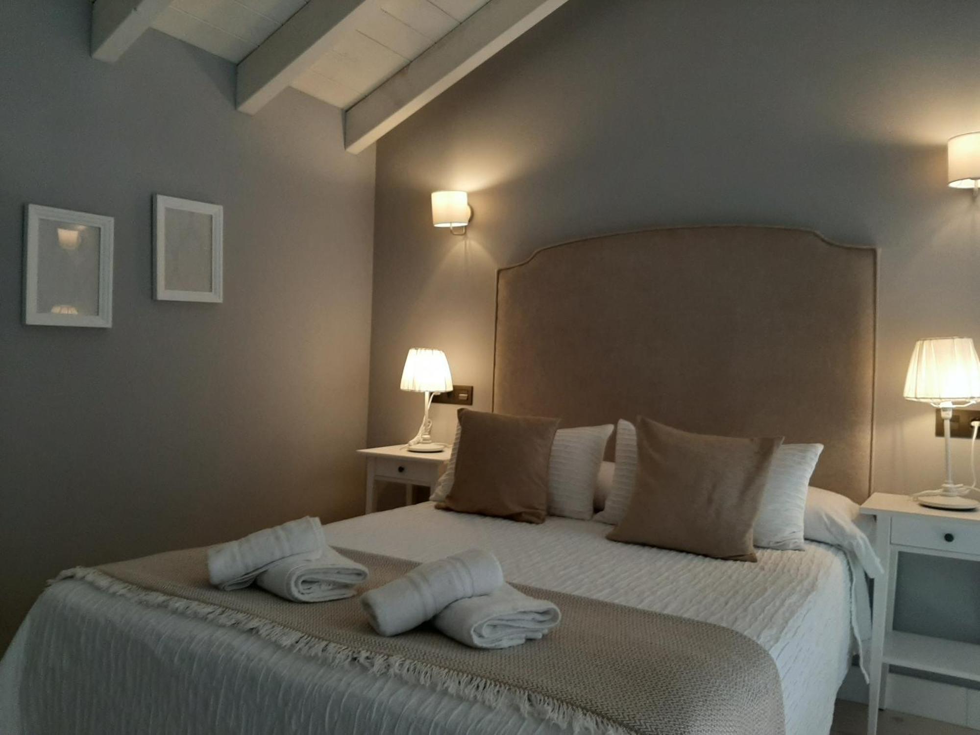Apartamentos El Llanin Cangas de Onís Quarto foto