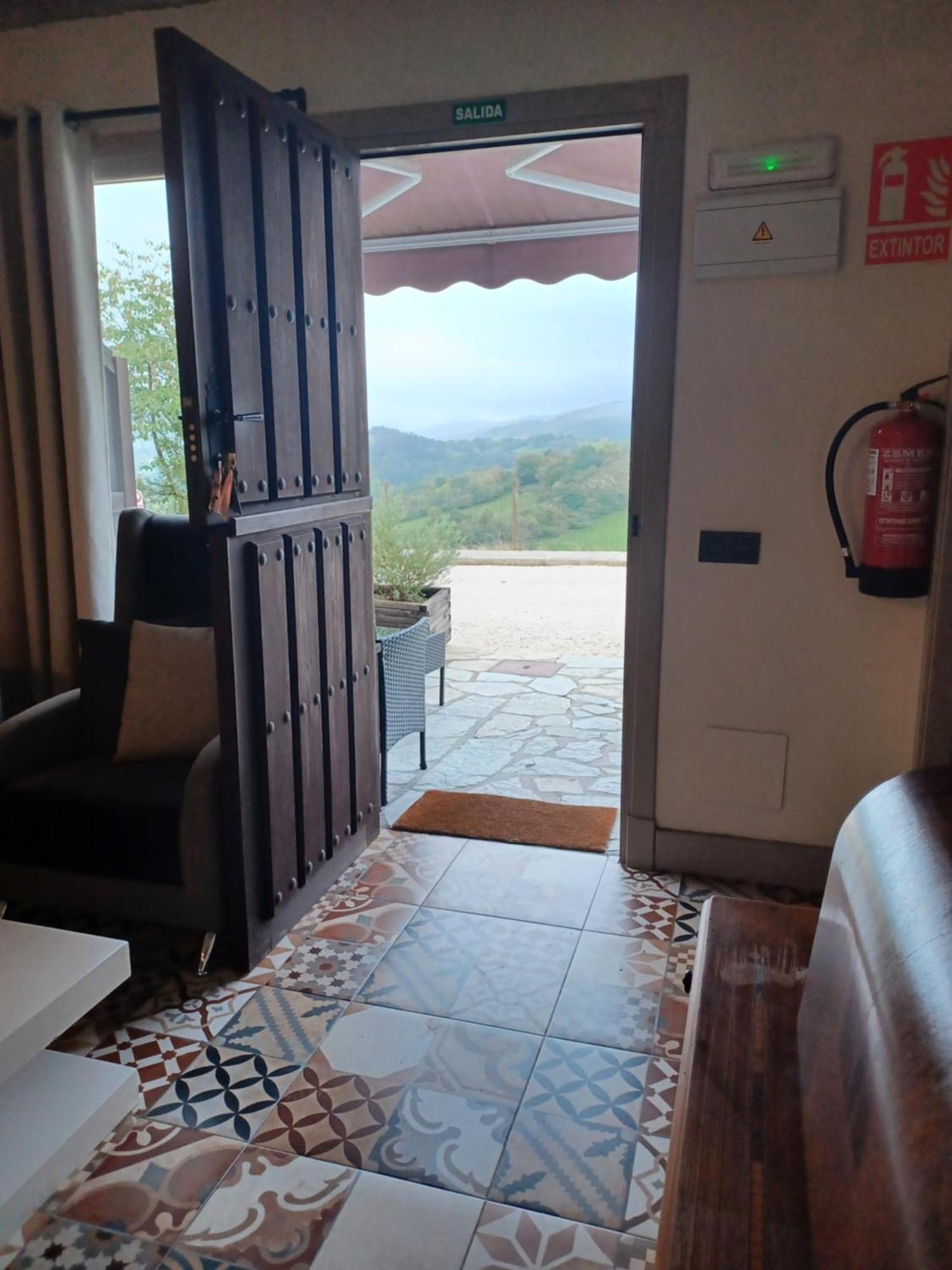 Apartamentos El Llanin Cangas de Onís Quarto foto