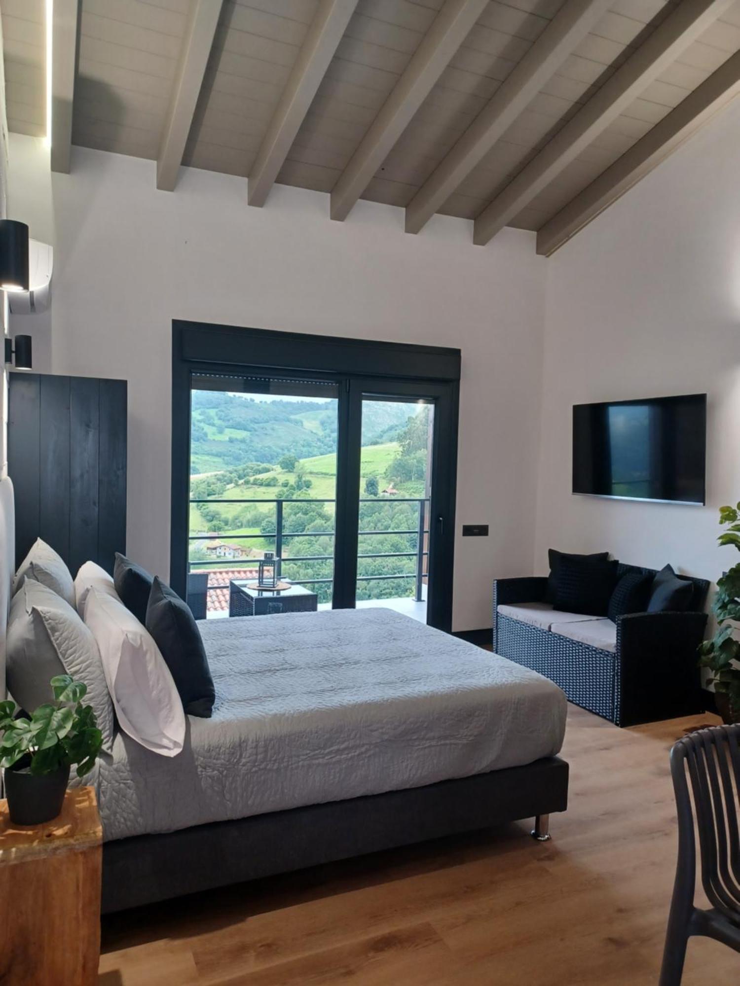 Apartamentos El Llanin Cangas de Onís Exterior foto