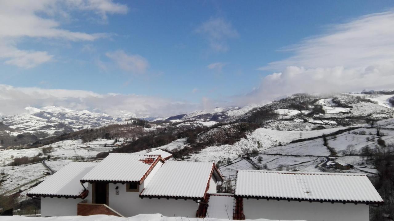 Apartamentos El Llanin Cangas de Onís Exterior foto