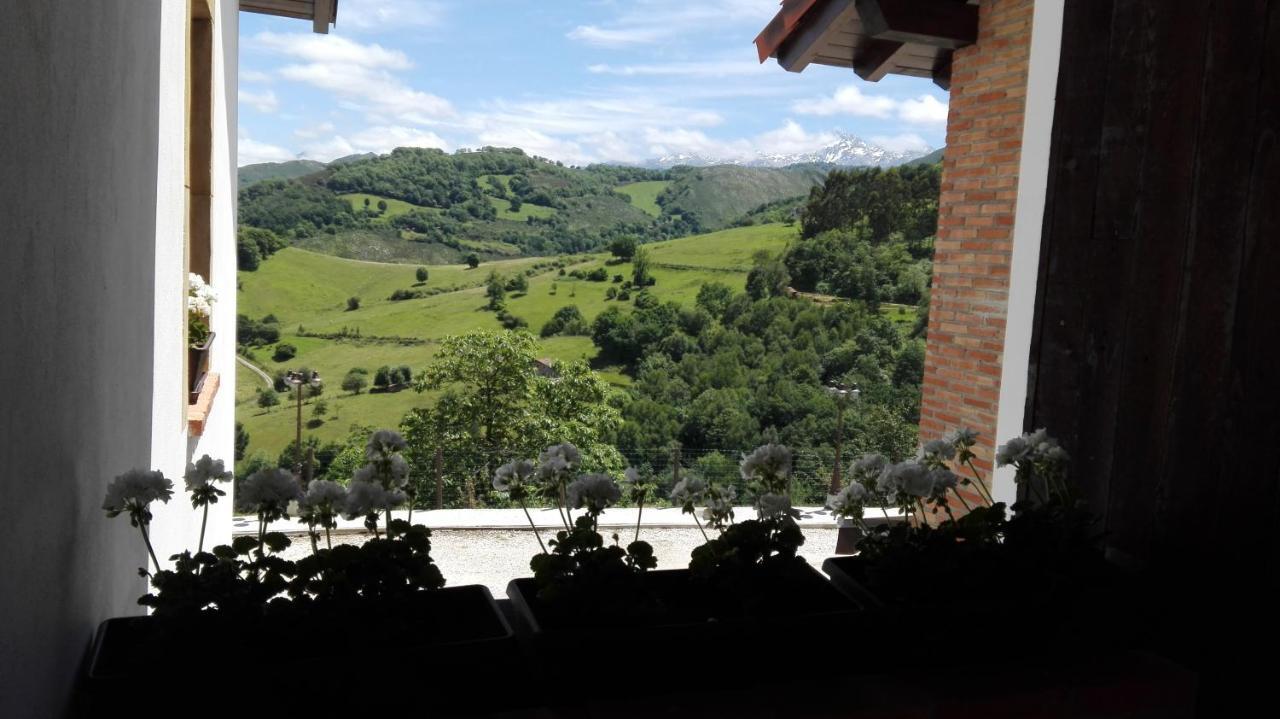 Apartamentos El Llanin Cangas de Onís Exterior foto